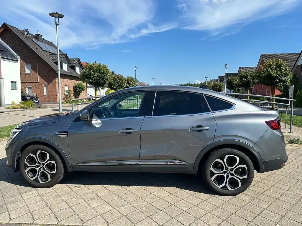 Gebraucht Renault Arkana Techno 143 PS (105 kW) 2024 Silber SUV