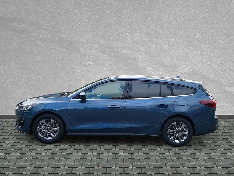 Neu Ford Focus Titanium 155 PS (114 kW) 2025 Chrome blue metallic Limousine