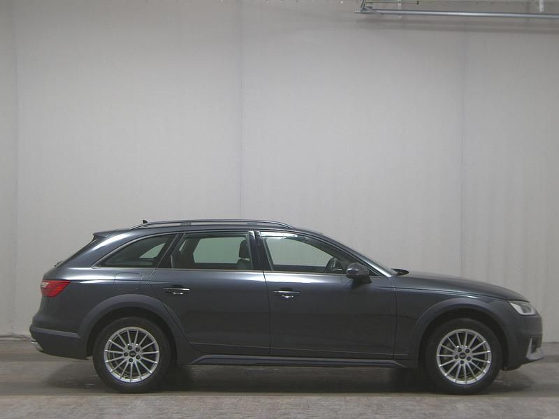 Grau Gebraucht 2022 Audi A4 Allroad Sport Kombi | 26.480 € (Superpreis) - Bild 1/4