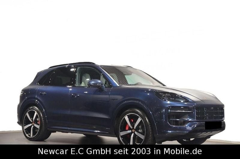 Blau Neu 2025 Porsche Cayenne S E-Hybrid Chrono SUV | 147.548 € (Superpreis) - Bild 1/4