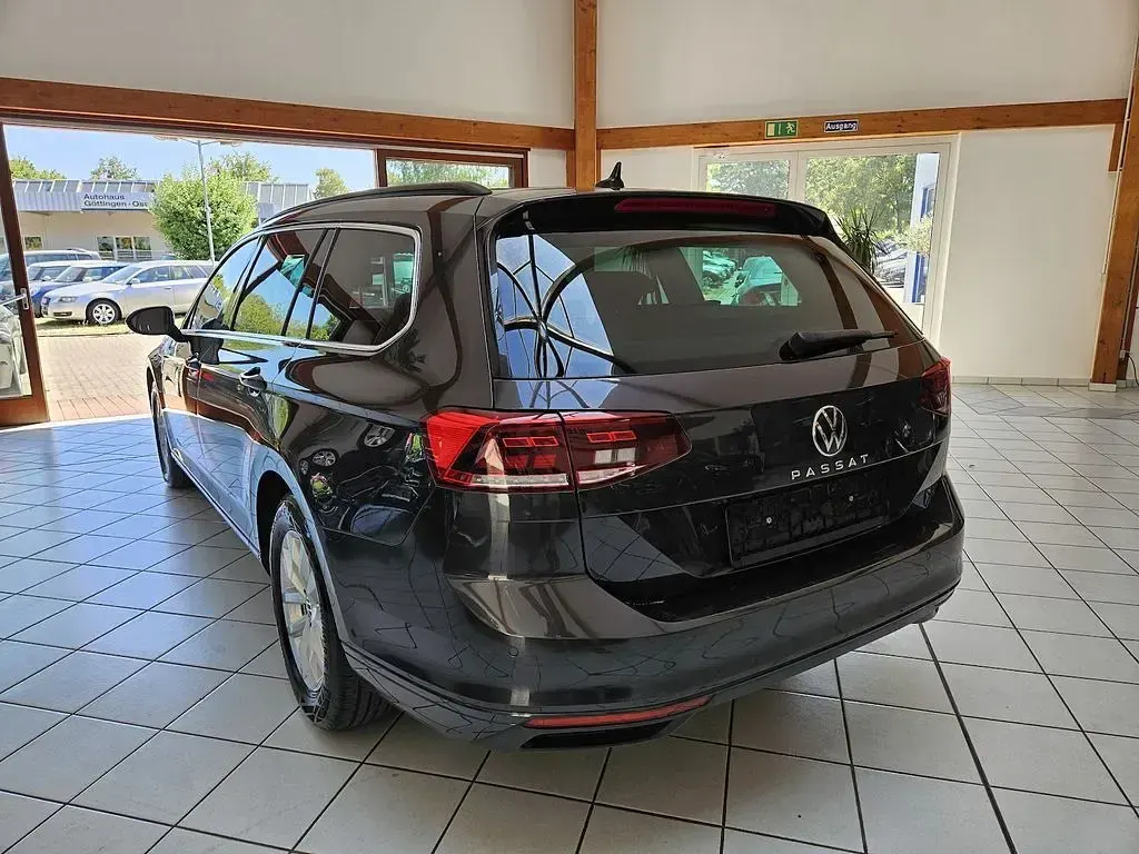 Gebraucht VW Passat Business 150 PS (110 kW) 2021 Grau