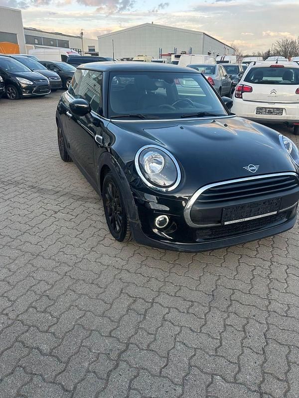 Second-hand Mini ONE 102 CP (75 kW) 2020 Negru Hatchback