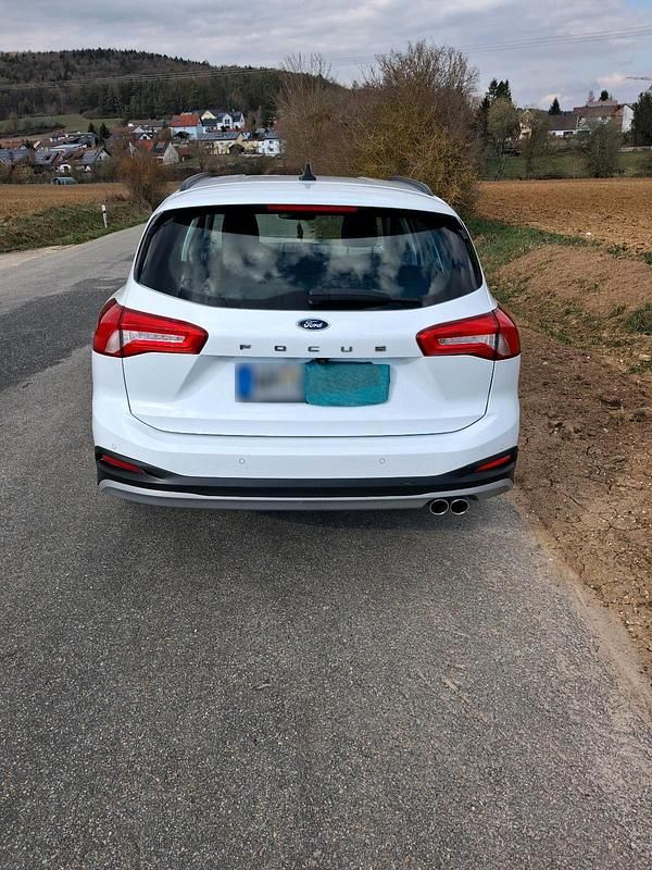 Gebraucht Ford Focus Active 120 PS (88 kW) 2020 Weiß Kombi