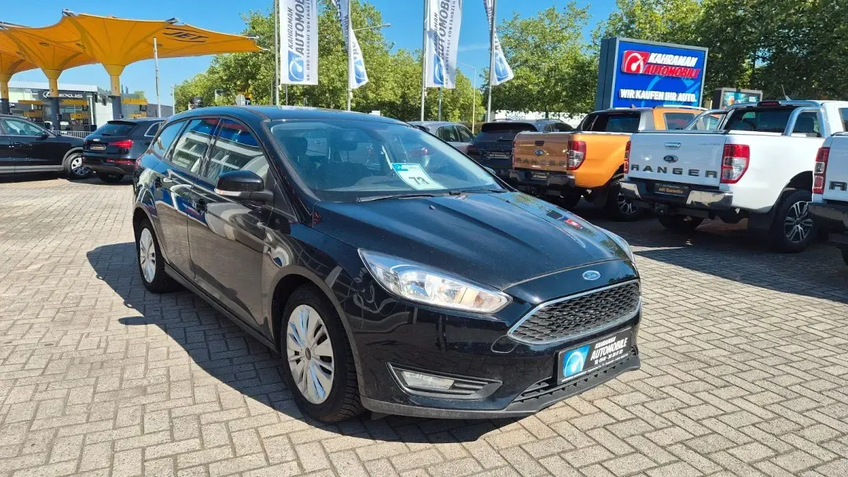 Gebraucht Ford Focus Titanium 125 PS (91 kW) 2018 Grau Kombi