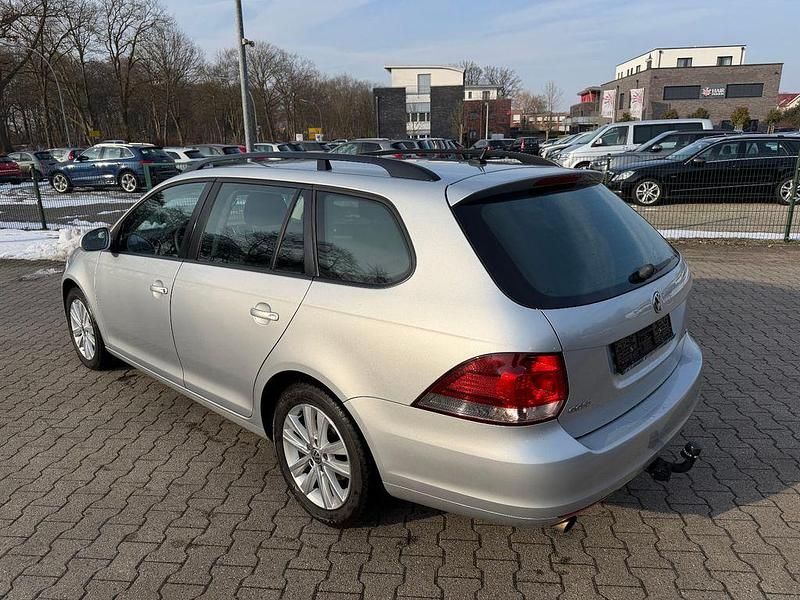 Gebraucht VW Golf VI Match 105 PS (77 kW) 2012 Silber Kleinwagen