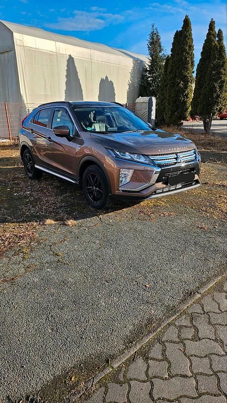 Używany Mitsubishi Eclipse Cross Top 163 KM (119 kW) 2018 Brązowy SUV