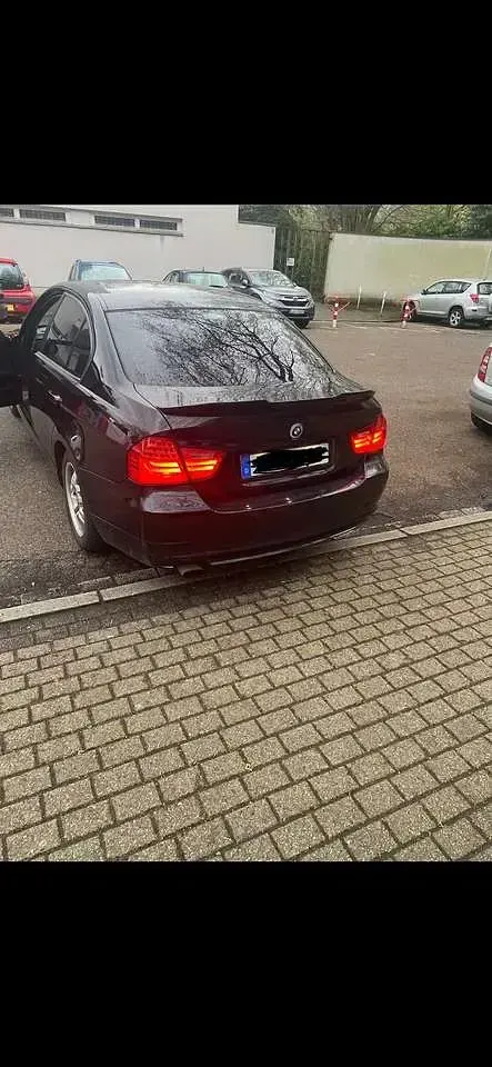 Gebraucht BMW 318 143 PS (105 kW) 2009 Schwarz Limousine