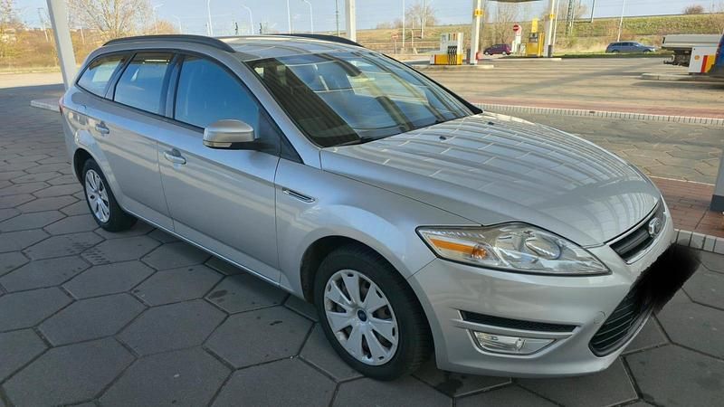 Gebraucht Ford Mondeo 125 PS (91 kW) 2013 Silber Kombi