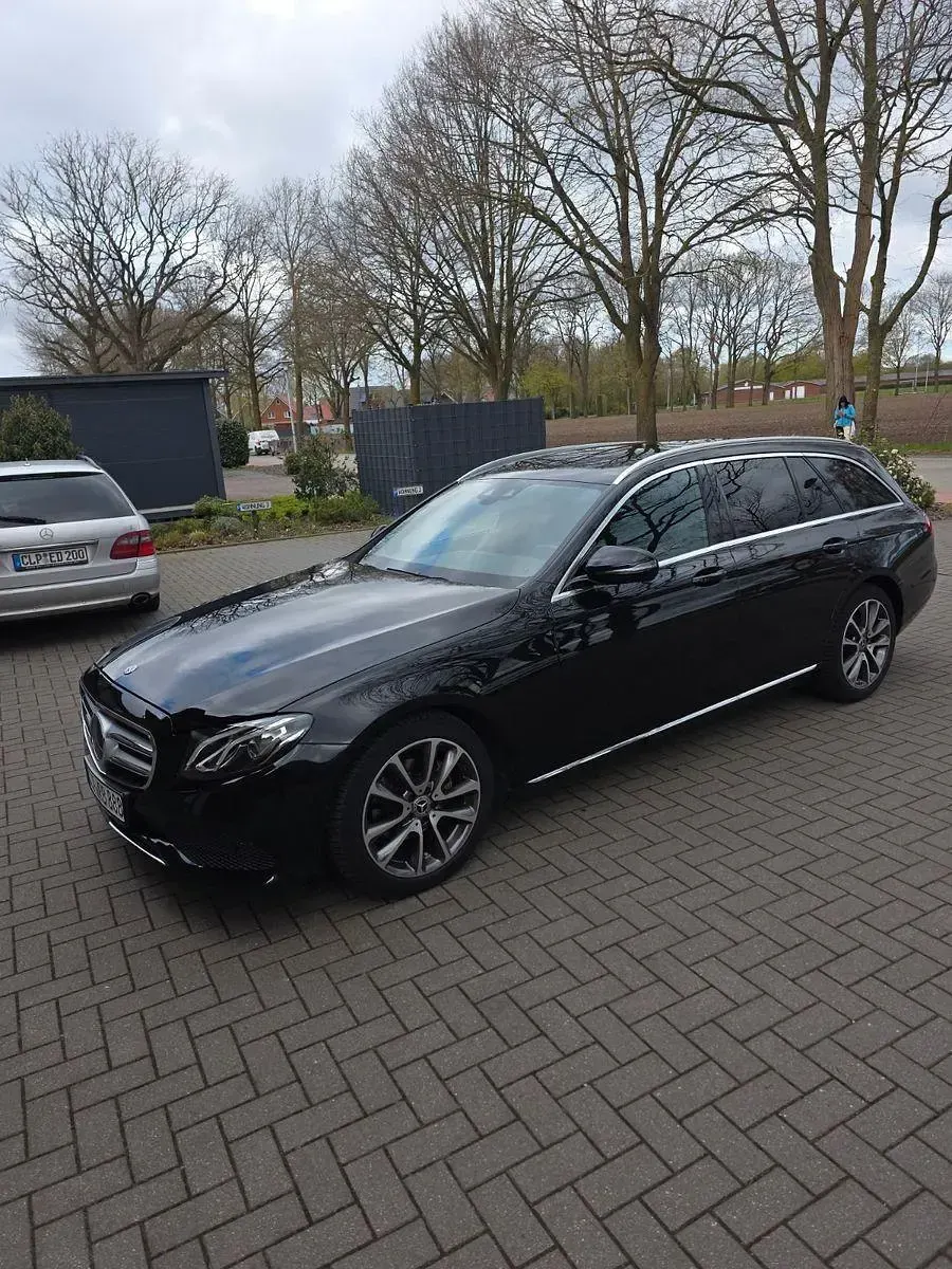 Second-hand Mercedes E220 Avantgarde 194 CP (142 kW) 2017 Negru Break