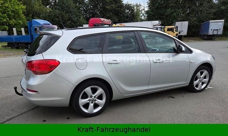 Gebraucht Opel Astra Style 140 PS (102 kW) 2015 Silber Kombi