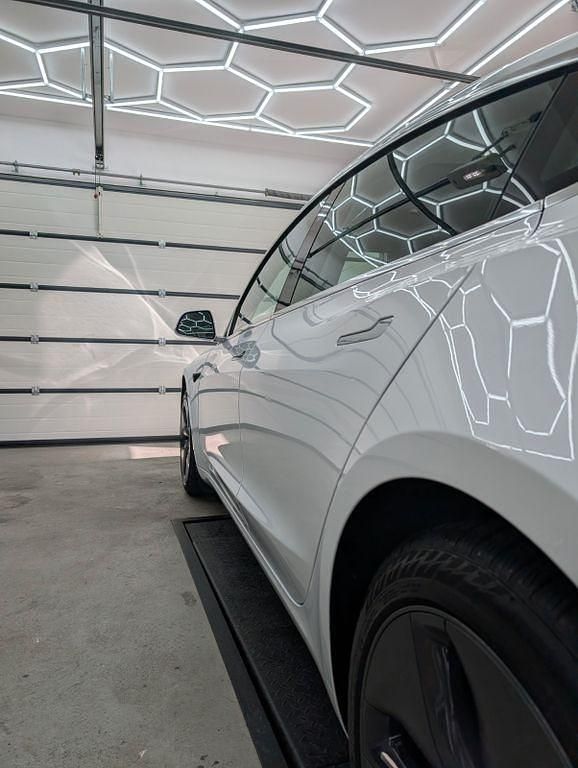 Gebraucht Tesla Model 3 Standard Range Plus 239 kW (325 PS) 2020 Weiß Limousine