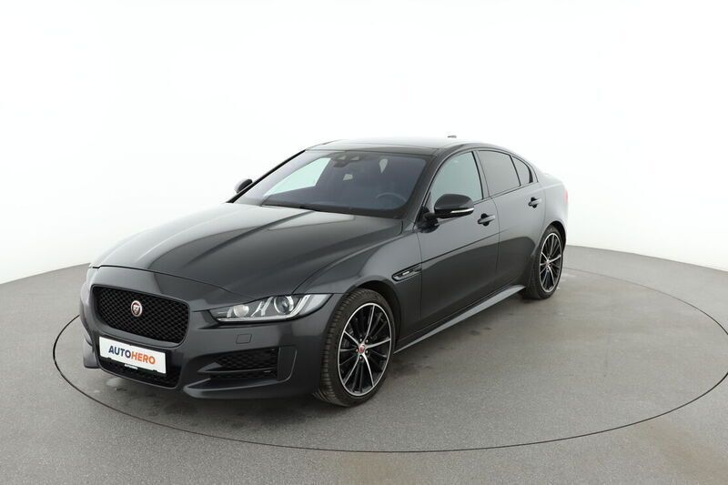 Schwarz Gebraucht 2018 Jaguar XE R-Sport Limousine | 20.330 € (Fairer Preis) - Bild 1/4
