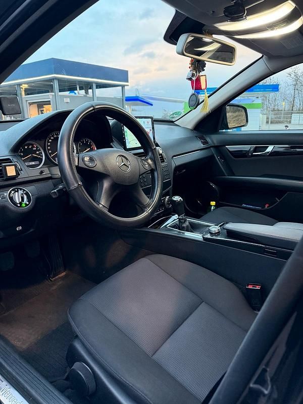 Gebraucht Mercedes C220 170 PS (125 kW) 2008 Schwarz Limousine