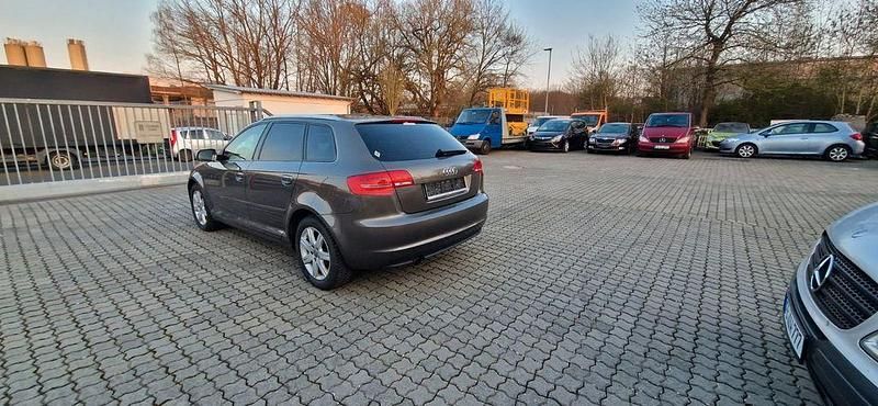 Gebraucht Audi A3 Ambiente 105 PS (77 kW) 2011 Grau Kleinwagen
