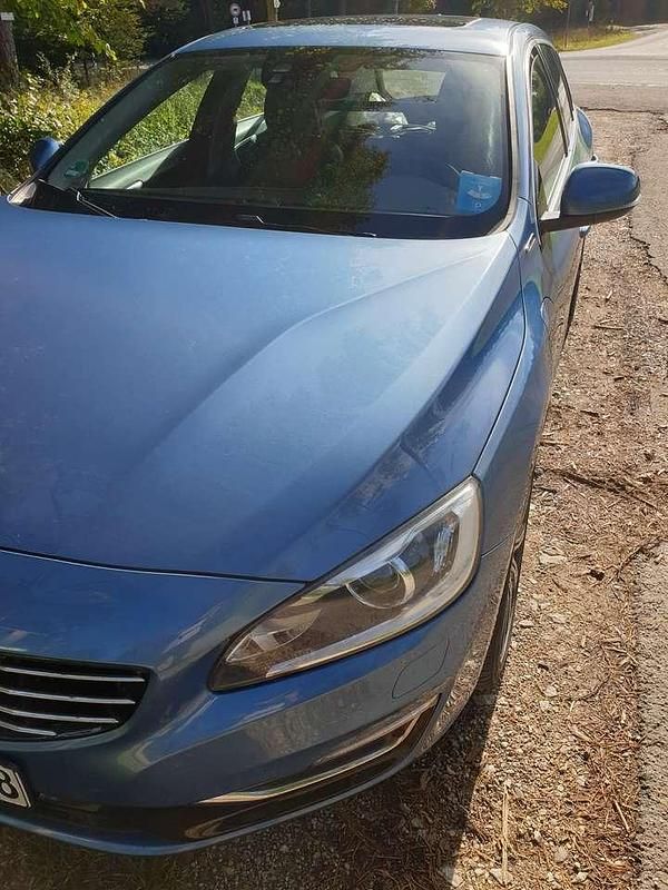 Gebraucht Volvo V60 280 PS (205 kW) 2015 Blau Kombi