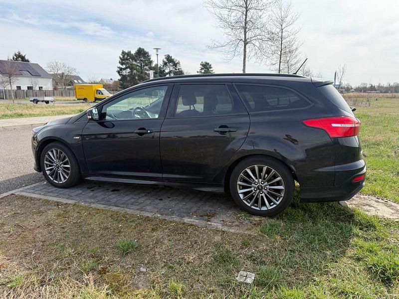 Gebraucht Ford Focus ST-Line 150 PS (110 kW) 2017 Schwarz Kombi