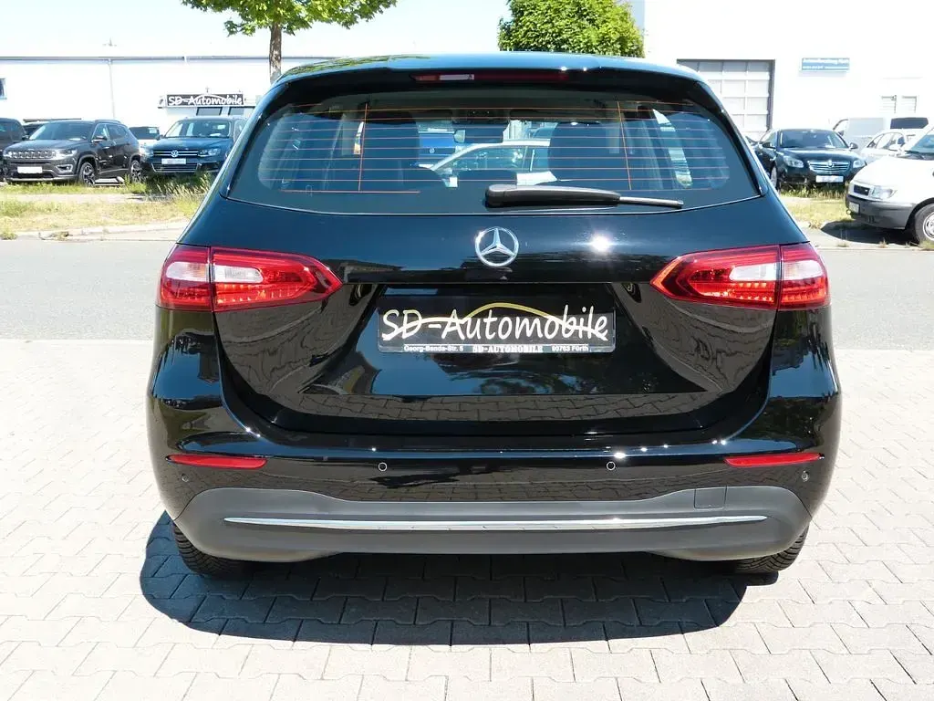 Gebraucht Mercedes B200 Style 163 PS (119 kW) 2022 Nachtschwarz Kleinwagen