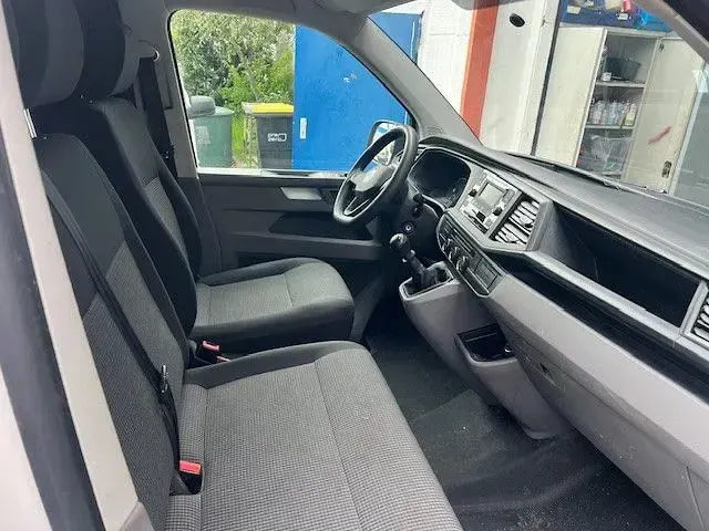 Używany VW Transporter 110 KM (80 kW) 2021 Biały Van