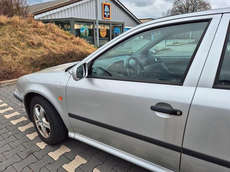 Gebraucht Skoda Octavia 116 PS (85 kW) 2002 Silber Kombi
