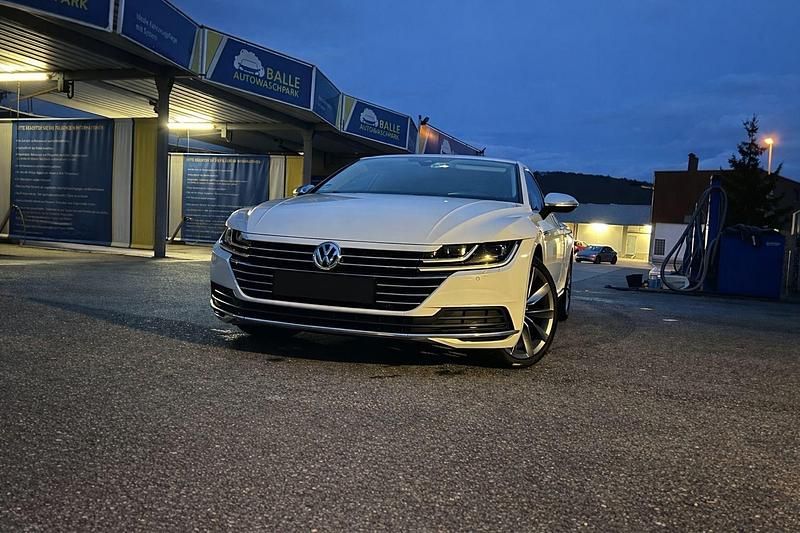 Gebraucht VW Arteon 190 PS (139 kW) 2019 Weiß Kleinwagen