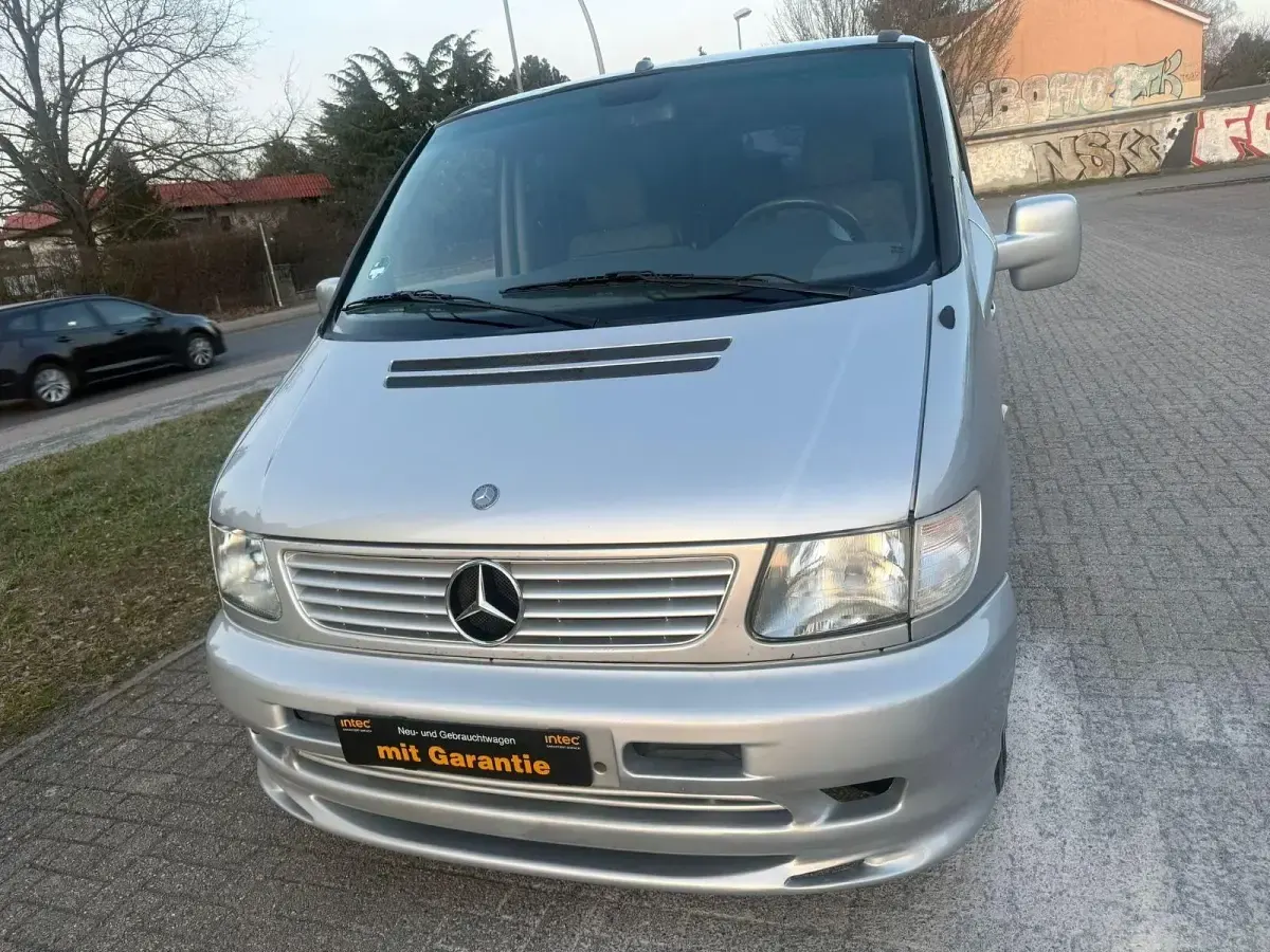 Używany Mercedes Vito 122 KM (89 kW) 2001 Srebrny Van