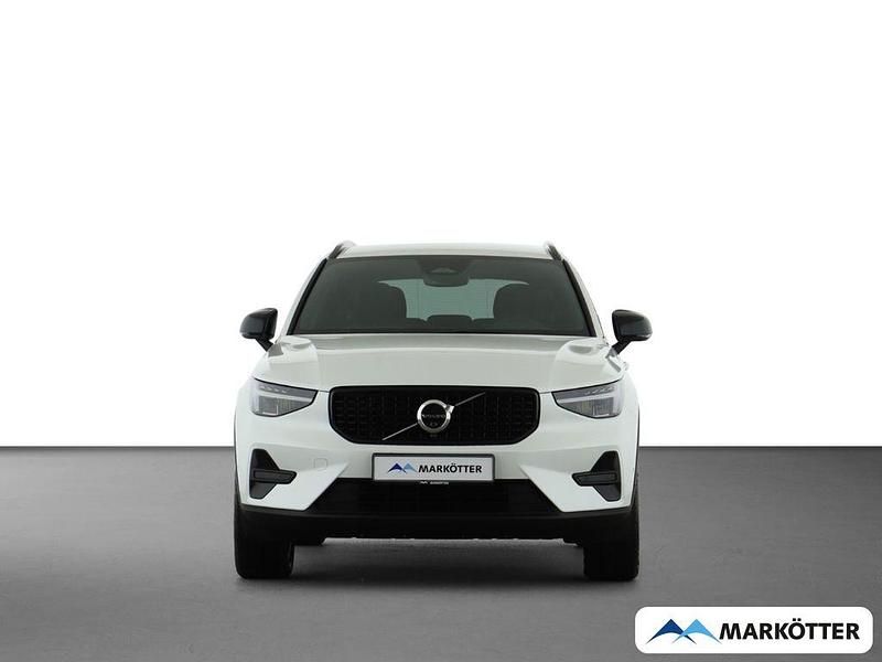 Neu Volvo XC40 Plus 163 PS (119 kW) 2025 Weiss SUV