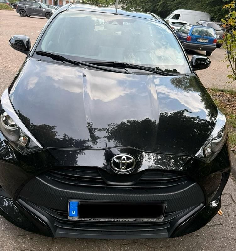 Schwarz Gebraucht 2021 Toyota Yaris Comfort Kleinwagen | 13.000 € (Fairer Preis) - Bild 1/3