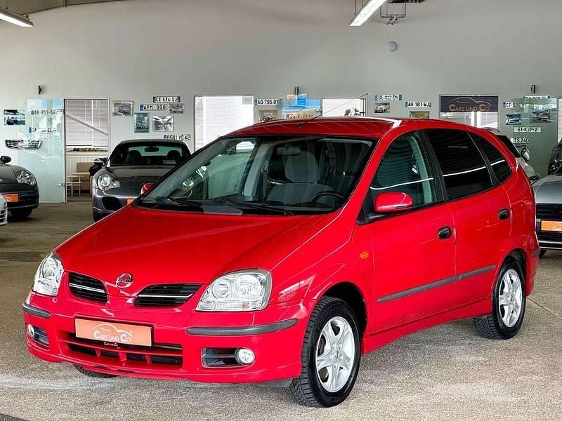 Rot Gebraucht 2005 Nissan Almera Tino Acenta+ Van / Kleinbus | 3.990 € (Teuer) - Bild 1/4