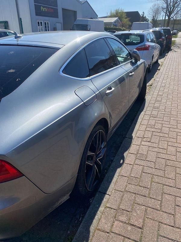 Gebraucht Audi A7 Sportback 204 PS (150 kW) 2012 Grau Kleinwagen