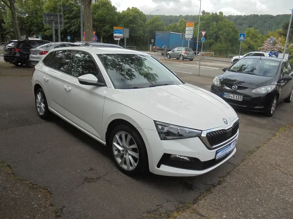 Gebraucht Skoda Scala Style 150 PS (110 kW) 2020 Weiß Kleinwagen