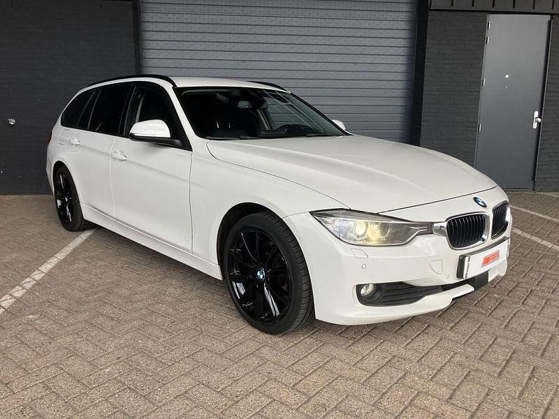 Weiß Gebraucht 2015 BMW 320 Sport Line Kombi | 8.300 € (Superpreis) - Bild 1/4