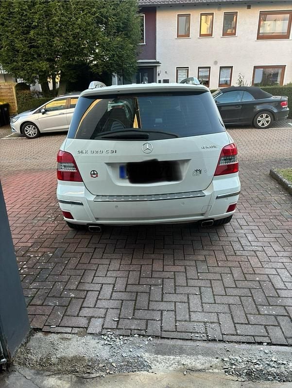 Gebraucht Mercedes GLK320 224 PS (164 kW) 2009 Weiß SUV