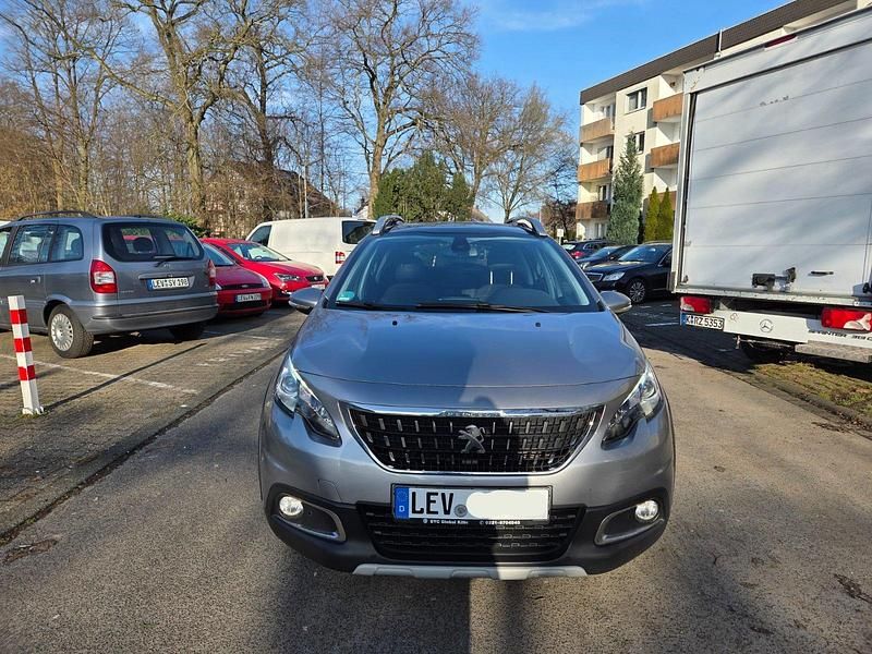 Grau Gebraucht 2018 Peugeot 2008 Allure SUV | 6.300 € (Fairer Preis) - Bild 1/4