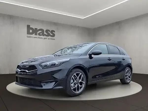 Zilinaschwarz met. Neu 2025 Kia Ceed Limousine | 24.480 € (Fairer Preis) - Bild 1/4