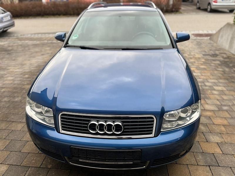 Gebraucht Audi A4 Ambiente 163 PS (119 kW) 2004 Blau Kombi