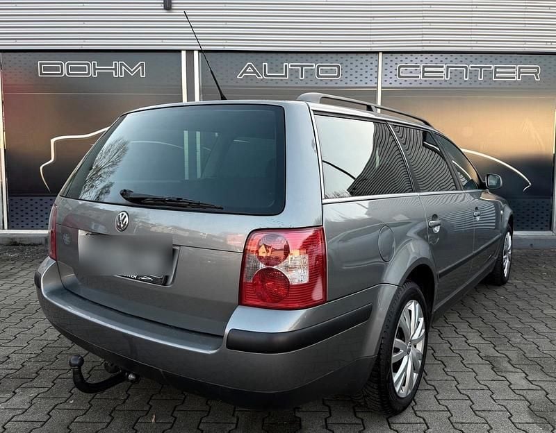 Second-hand VW Passat 101 CP (74 kW) 2003 Gri Break