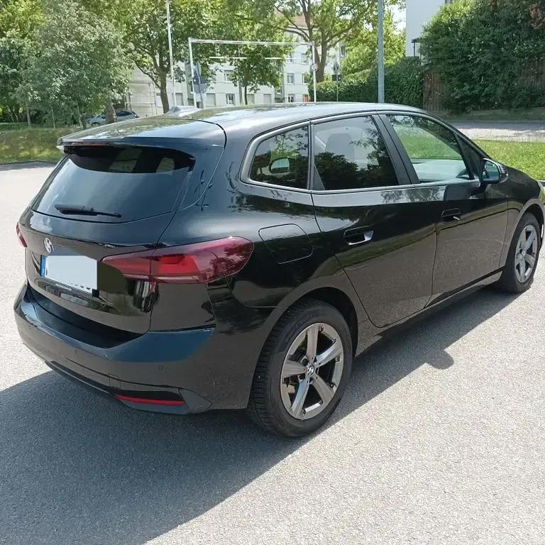 Gebraucht BMW 218 Active Tourer 136 PS (100 kW) 2023 Schwarz Van / Kleinbus