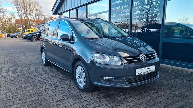Gebraucht VW Sharan Comfortline 150 PS (110 kW) 2019 Grau Van / Kleinbus