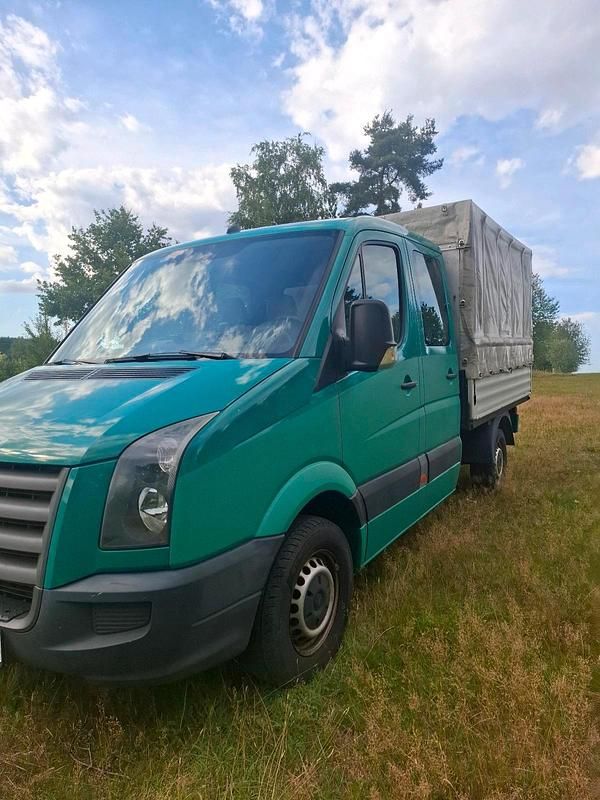 Grün Gebraucht 2007 VW Crafter Van | 12.490 € - Bild 1/4