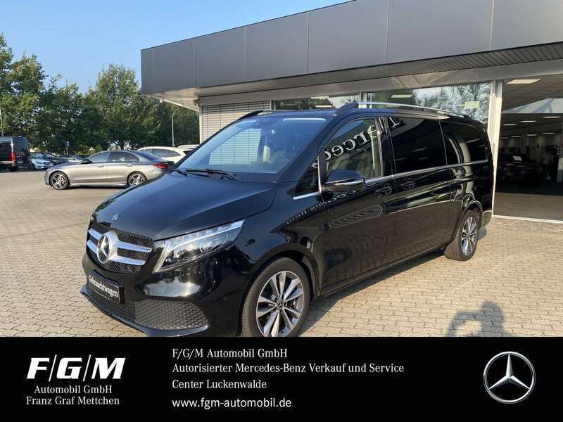 Obsidianschwarz Gebraucht 2023 Mercedes V300 Van / Kleinbus | 59.790 € (Guter Preis) - Bild 1/4