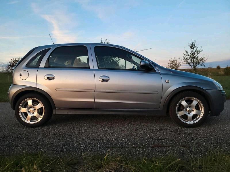 Gebraucht Opel Corsa 80 PS (58 kW) 2005 Grau Kleinwagen