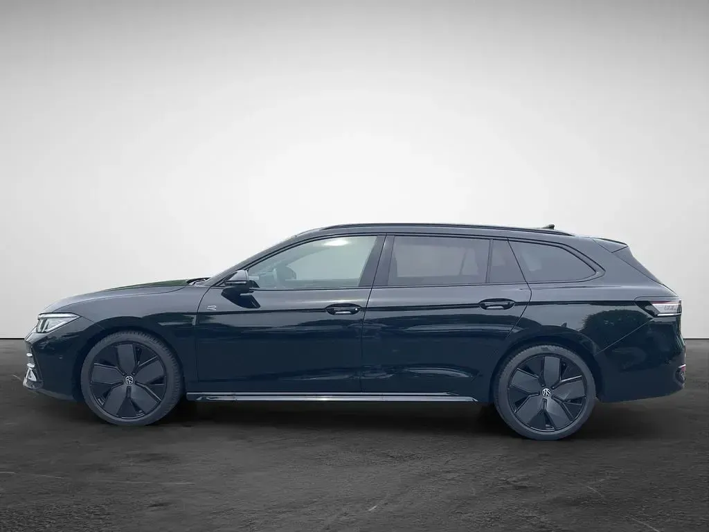 Gebraucht VW Passat R-line 193 PS (141 kW) 2025 Schwarz Kombi