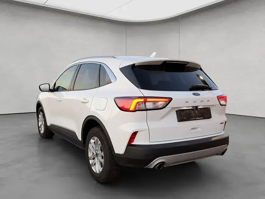 Używany Ford Kuga Titanium 224 KM (164 kW) 2022 Biały SUV