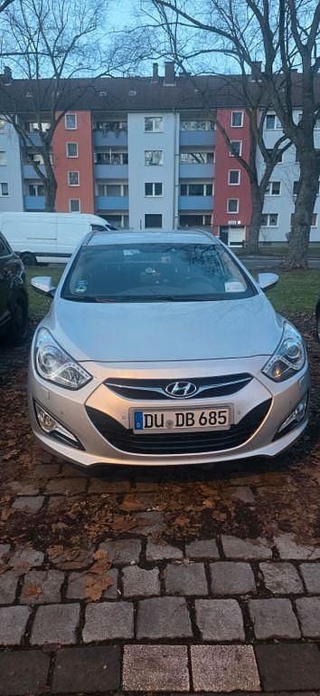 Silber Gebraucht 2013 Hyundai i40 Edition Kombi | 4.400 € (Guter Preis) - Bild 1/2