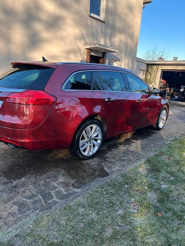 Gebraucht Opel Insignia 260 PS (191 kW) 2010 Rot Kombi