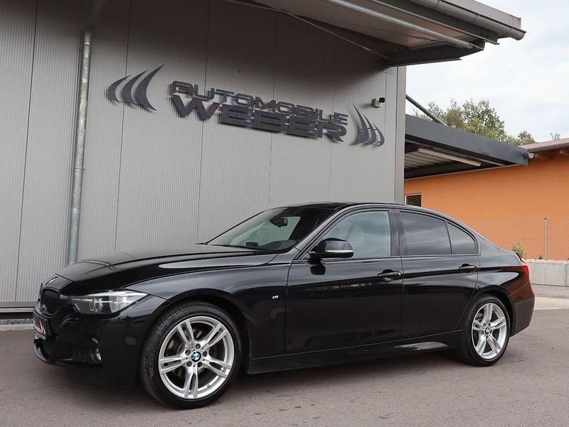 Schwarz Gebraucht 2018 BMW 320 M Sport Limousine | 15.985 € - Bild 1/4