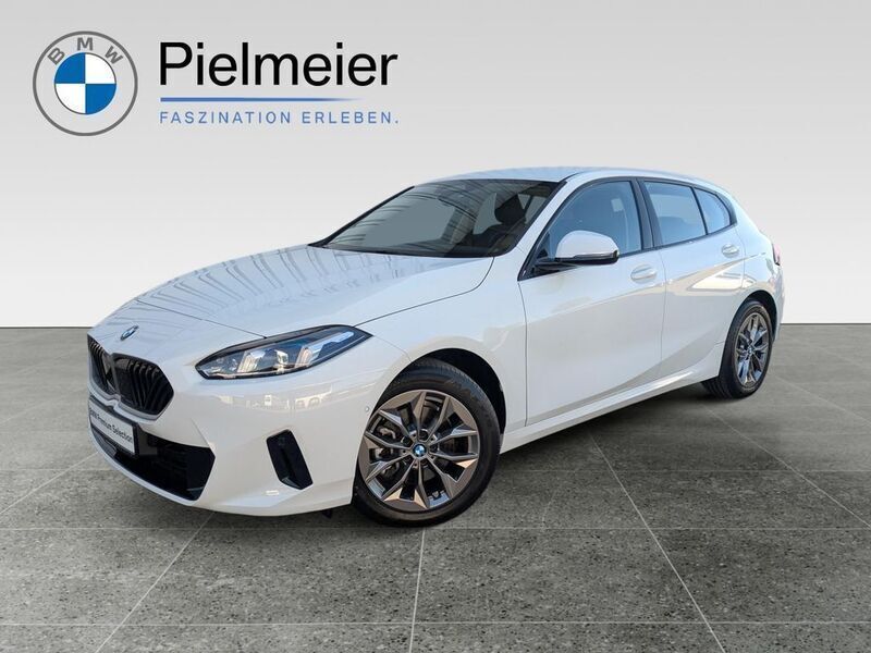 Weiß Gebraucht 2024 BMW 120 Efficient Dynamics Kleinwagen | 32.750 € (Guter Preis) - Bild 1/4