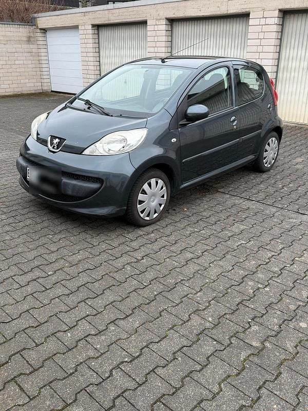 Gebraucht Peugeot 107 68 PS (50 kW) 2009 Kleinwagen