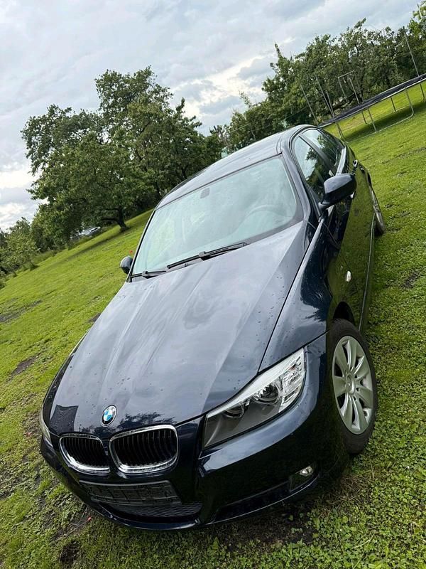 Blau Gebraucht 2009 BMW 316 Limousine | 6.750 € (Etwas zu teuer) - Bild 1/4