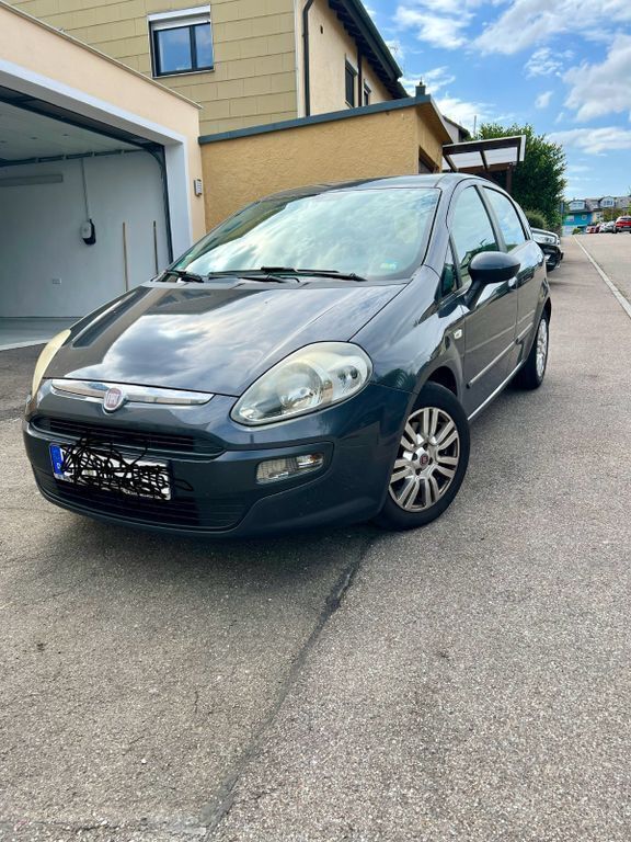Grau Gebraucht 2011 Fiat Punto Evo Kleinwagen | 3.799 € (Fairer Preis) - Bild 1/4